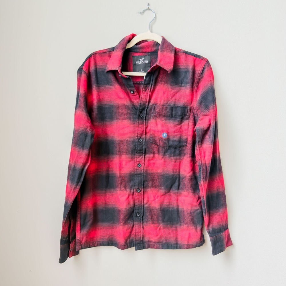 Men's Hollister NWT Red and Black Plaid Flannel Shirt Size S Cabin Winter